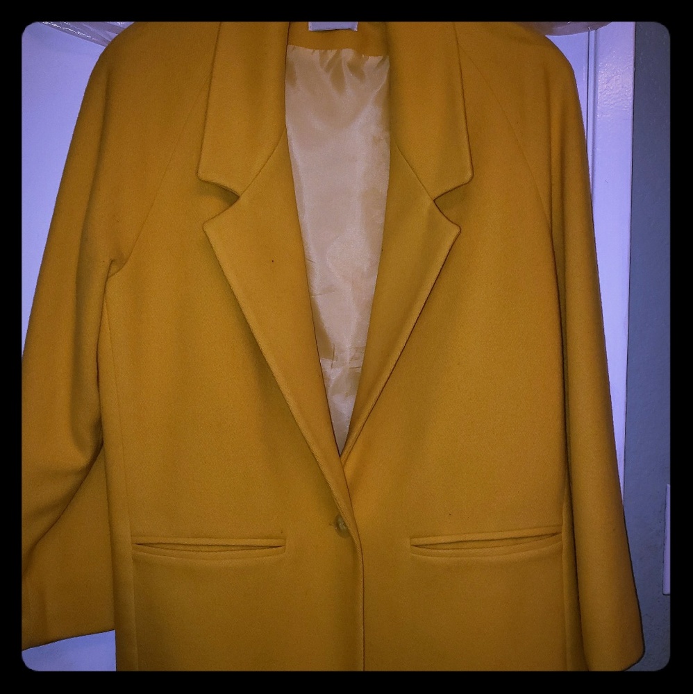 100% pure wool vintage yellow/gold blazer